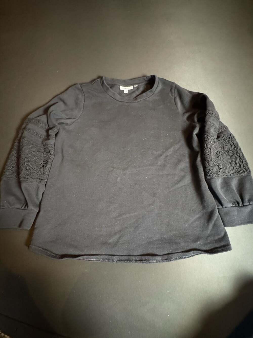 Chico's Zenergy Black Lace Medallion Sleeve Sweatshirt